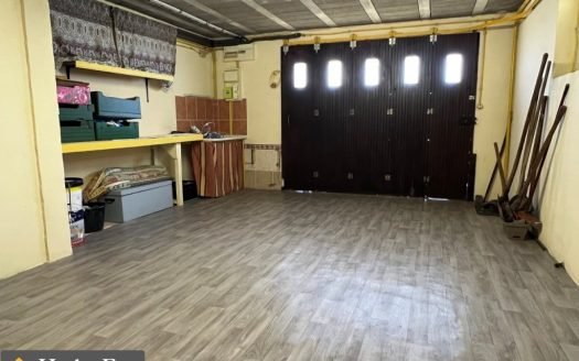 4 Bed Townhouse With Enclosed Garden In Quiet Central Ruffec