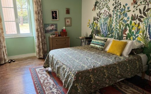 A Magnificent Logis With Great Potential And Habitable Property
