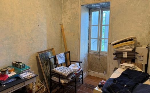 A Magnificent Logis With Great Potential And Habitable Property