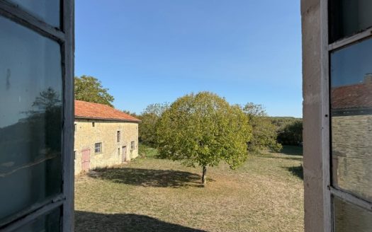 A Magnificent Logis With Great Potential And Habitable Property