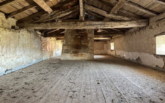 A Magnificent Logis With Great Potential And Habitable Property