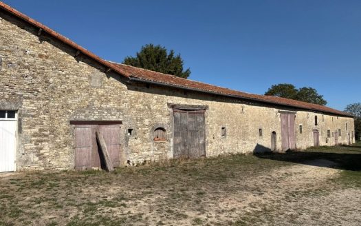 A Magnificent Logis With Great Potential And Habitable Property