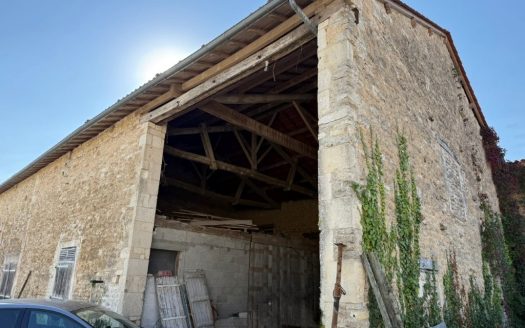 A Magnificent Logis With Great Potential And Habitable Property