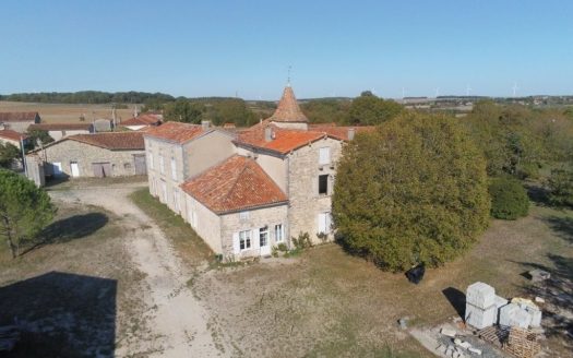 A Magnificent Logis With Great Potential And Habitable Property