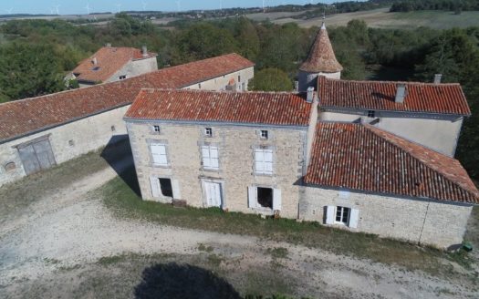 A Magnificent Logis With Great Potential And Habitable Property